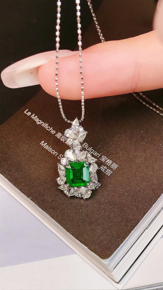 0.87ct 祖母绿吊坠 商品图4