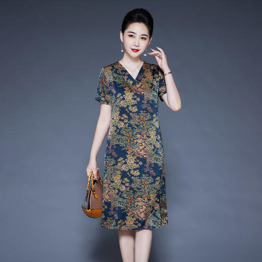 SA 801连衣裙V领中长裙大码宽松遮肚裙 商品图0