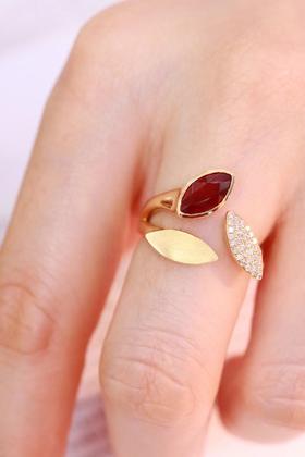 0.97ct 红宝石戒指