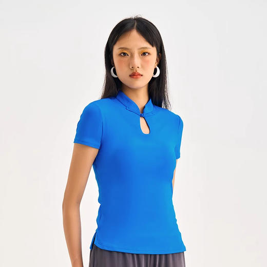 跃牌 【欲动春风】系列 女夏新中式裸感瑜伽短袖带胸垫国风盘扣紧身透气健身T恤运动上衣42242 商品图0