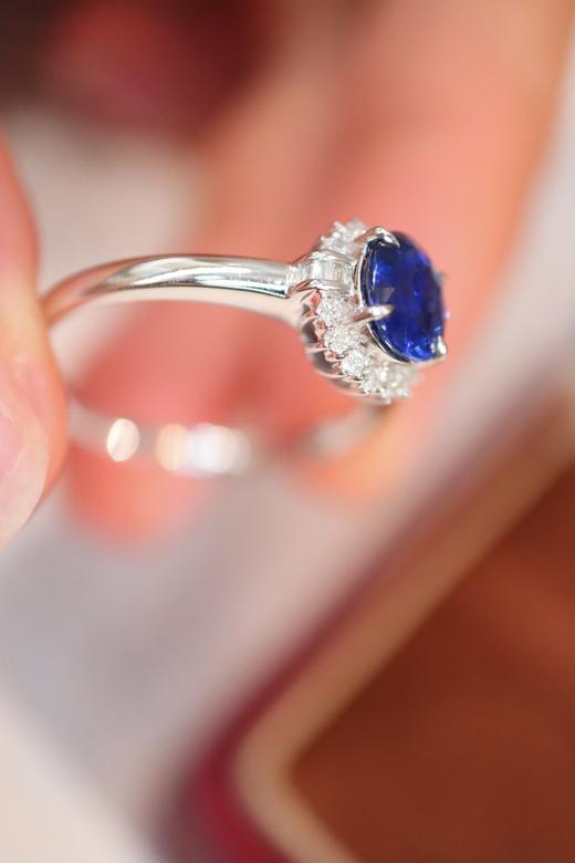 1.0ct 蓝宝石戒指 商品图1