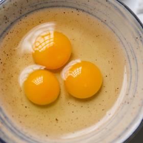 鹌鹑蛋｜营养密度高｜不吃成品饲料｜170多项农残检测未检出｜珠海顺丰