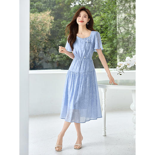 【专属特价】熙世界温柔风花纹蓝色连衣裙夏季新款气质时尚方领收腰中长裙子 商品图4