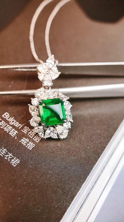 0.87ct 祖母绿吊坠 商品图1