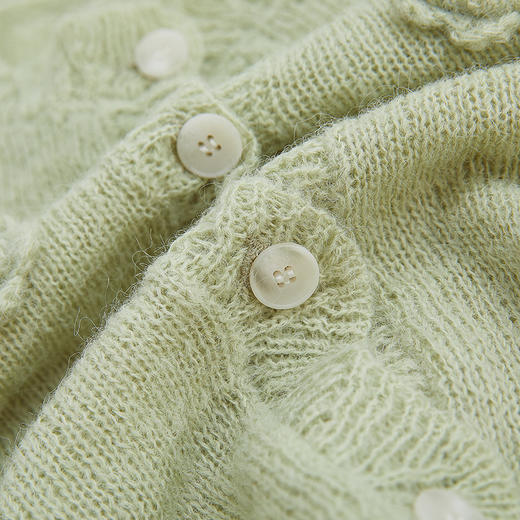 笛莎Deesha 2024年秋季新款胸口立体绞花装饰毛织开衫 商品图6