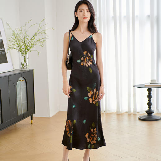 米思阳2026春季新款优雅气质吊带连衣裙收腰设计感提花包臀裙3142 商品图1