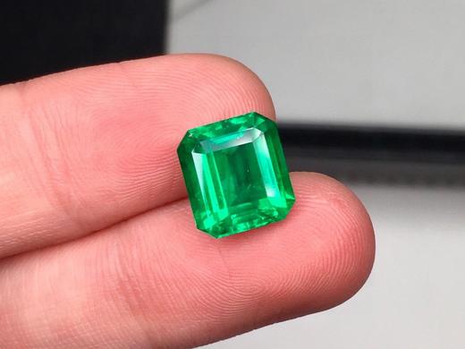 3.27ct 祖母绿裸石 商品图1
