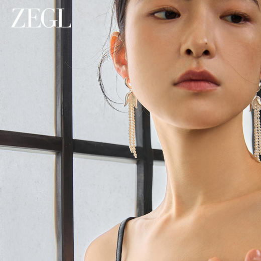 ZEGL设计师东方花影系列人造珍珠流苏耳环女设计感小众耳钩耳饰品 商品图1