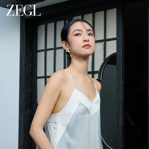 ZEGL设计师东方花影系列人造珍珠花朵耳钉女新款爆款耳环轻奢耳饰 商品图3