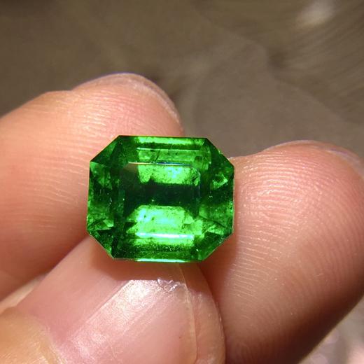 3.28ct 祖母绿裸石 商品图5