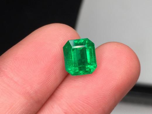 2.73ct 祖母绿裸石 商品图3
