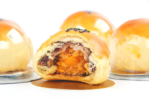 馅中馅蛋黄酥 四重口感【半颗蛋黄+肉松+馅+雪媚娘皮】 保质期60天 单个65克 商品图6