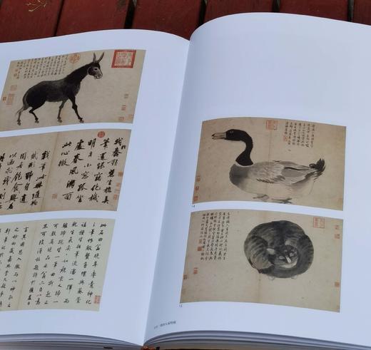 《明四大家特展：仇英》+《明四大家特展：沈周》，林莉娜等编，大·16开软精装，全彩精印，台北故宫出版社2024年版，单册售价398元。 商品图12