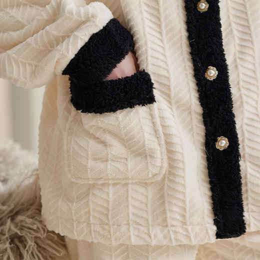 【品牌优选】芬腾法兰绒睡衣女秋冬季加绒加厚小香风套装珊瑚绒保暖女款家居服 商品图3