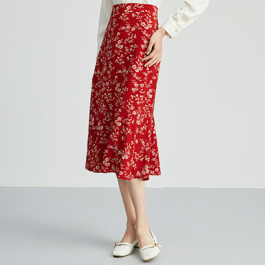 EITIE爱特爱秋季新款时尚高腰a字显瘦红色印花复古法式通勤半身裙C2406410 商品图3