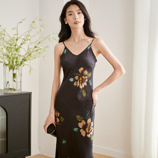 米思阳2026春季新款优雅气质吊带连衣裙收腰设计感提花包臀裙3142 商品图2