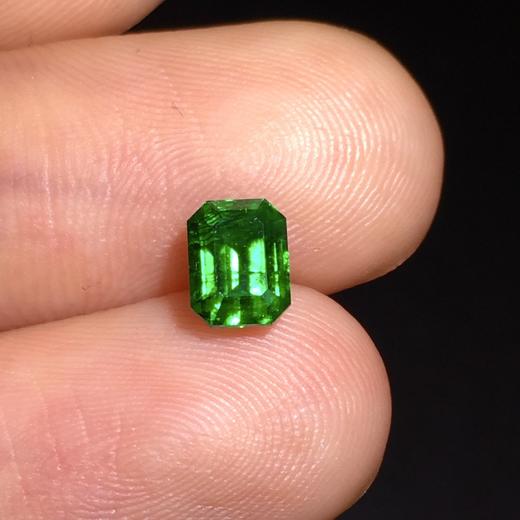 0.87ct 祖母绿裸石 商品图3