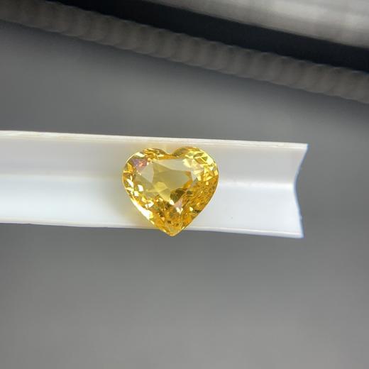 1.55ct 黄蓝宝裸石 商品图7