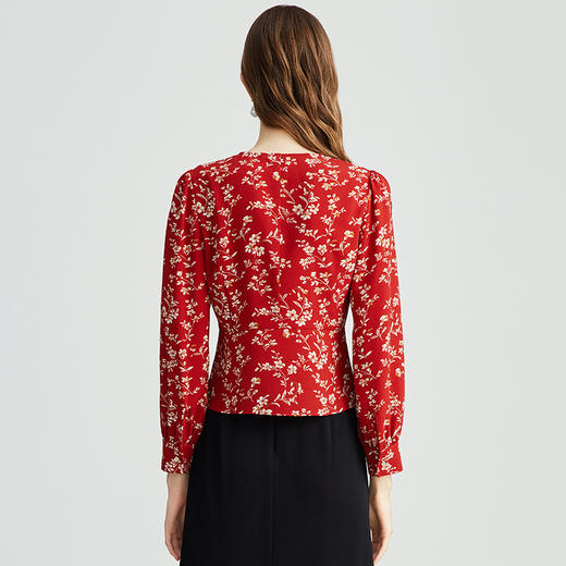EITIE爱特爱V领复古红色印花显瘦上衣秋季新款C2409406 商品图4