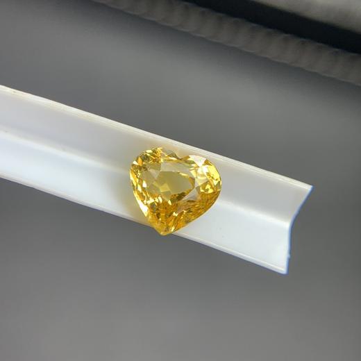1.55ct 黄蓝宝裸石 商品图2