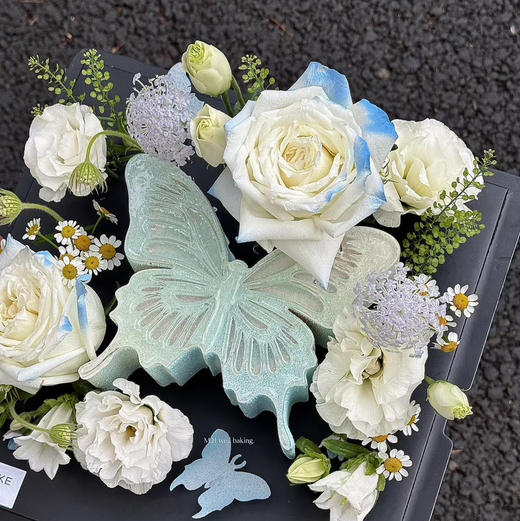 莫奈花园（鲜花可能不同，介意勿拍）（异形模具标注6英寸，实物目测5英寸） 商品图1