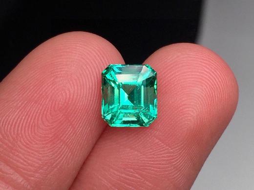 1.54ct 祖母绿裸石 商品图3