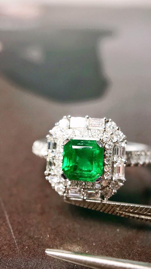 0.78ct 祖母绿戒指 商品图3