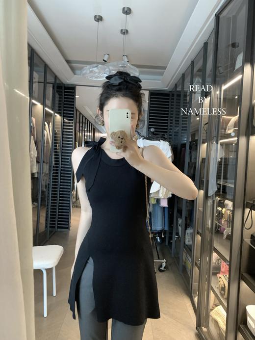 Read Nameless /黑色御姐挂脖开衩上衣 商品图2