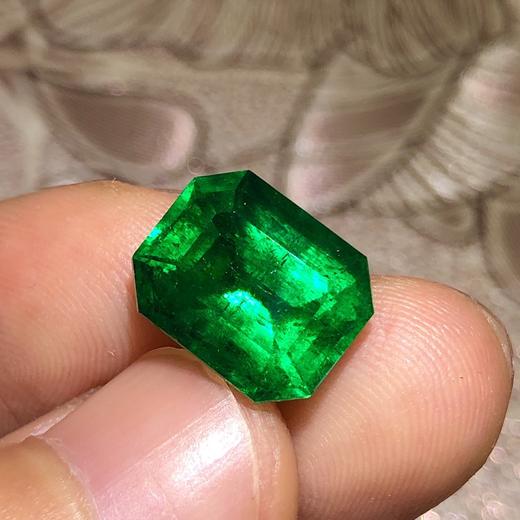 5.61ct 祖母绿裸石 商品图0