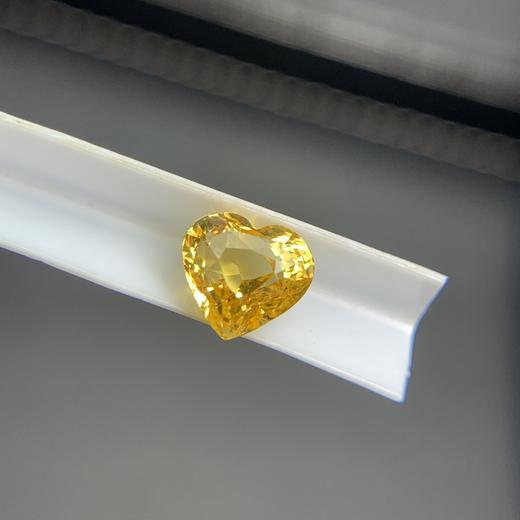 1.55ct 黄蓝宝裸石 商品图3