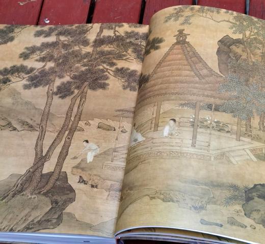 《明四大家特展：仇英》+《明四大家特展：沈周》，林莉娜等编，大·16开软精装，全彩精印，台北故宫出版社2024年版，单册售价398元。 商品图6