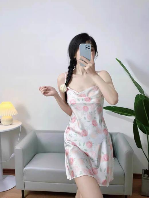🌷【绝美“烧烧”】 油墨花卉睡裙：✅轻奢冰感缎面，亲肤凉滑，光泽垂感绝佳👊 商品图2
