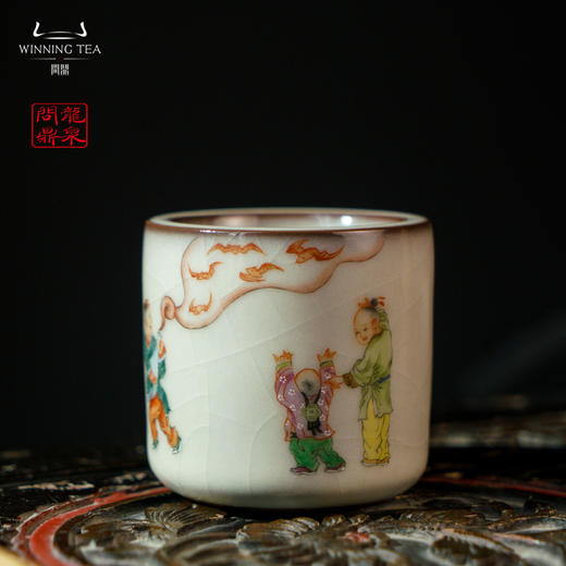 龙泉问鼎彩绘哥窑游君杯（童子纳福） 商品图0