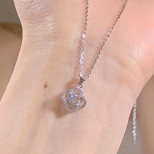 卡蒂罗/KADER 爆闪 幸运旋舞项链 925银莫桑石幸运四叶草闪耀好运设计锁骨链 满镶锆石温柔梦幻吊坠 七夕女朋友礼盒 商品图3