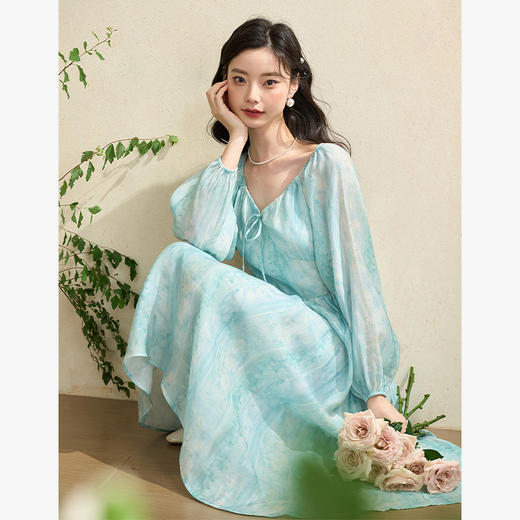 薄荷曼波晕染泡泡袖碎花裙女V领收腰长袖连衣裙V2842235 商品图4