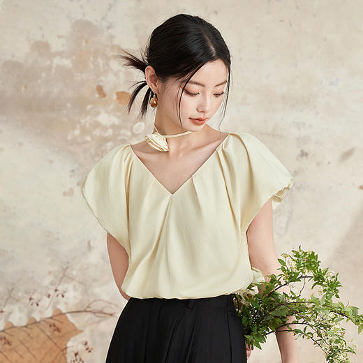 复古优雅温柔泡芙袖衬衫女夏季V领上衣搭玫瑰花飘带衬衣V1341043 商品图2