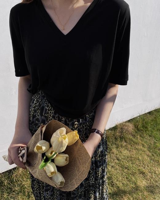 亏钱清仓🔥韩国小姐姐最爱的【AMTN宽松显瘦百搭V领T】💰59元秒完下架！总库存就1000来件！且买且珍惜 商品图11