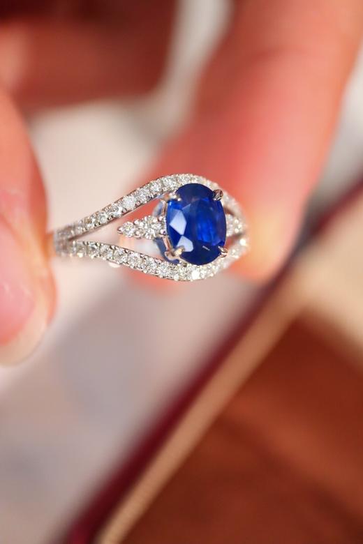 0.96ct 蓝宝石戒指 商品图1