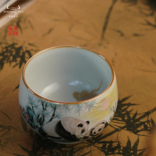 问鼎汝瓷鼎峰柴窑天青容华杯（绘画描金熊猫）（缺货） 商品图3