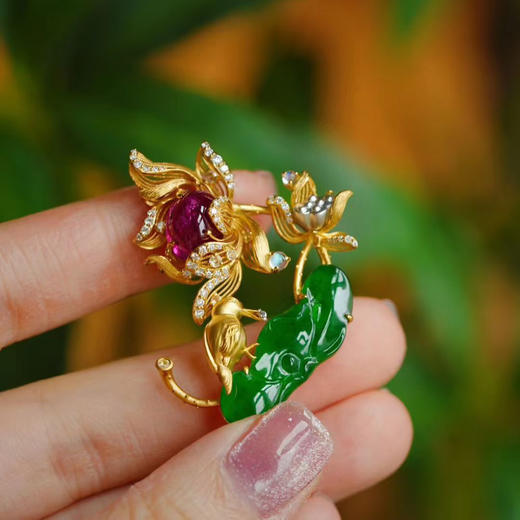 龢盒原创 清荷翠鸟入夏图 翡翠胸针 商品图1