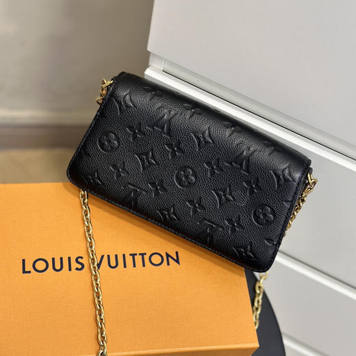 Lv 新款 全皮 黑色 邮差 woc 链条包 商品图3