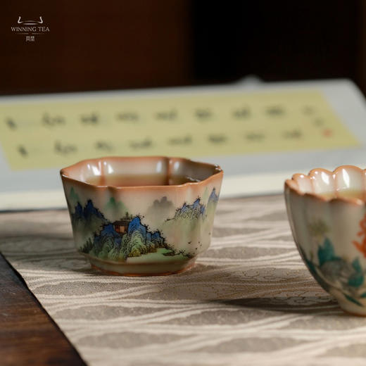 龙泉问鼎彩绘哥窑簪花杯（青绿山水) 商品图1