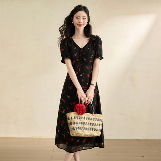 西遇法式V领黑红碎花连衣裙女早春新款复古浪漫时髦减龄裙子D2742211 商品图1