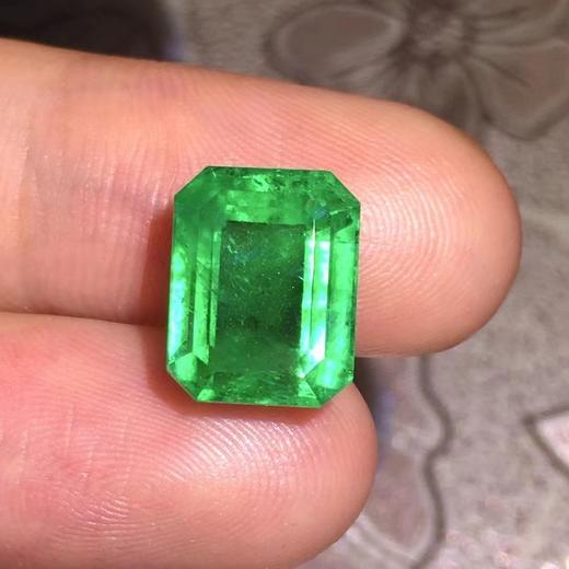 7.37ct 祖母绿裸石 商品图3