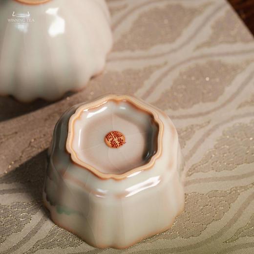 龙泉问鼎彩绘哥窑簪花杯（青绿山水) 商品图4