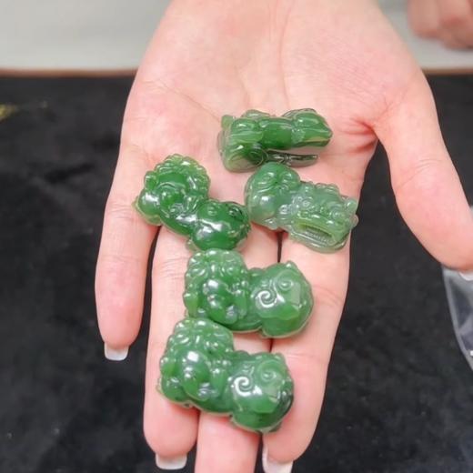 玉美人菲菲HZ/碧玉吊坠约20*35mm/多样性发一 商品图0