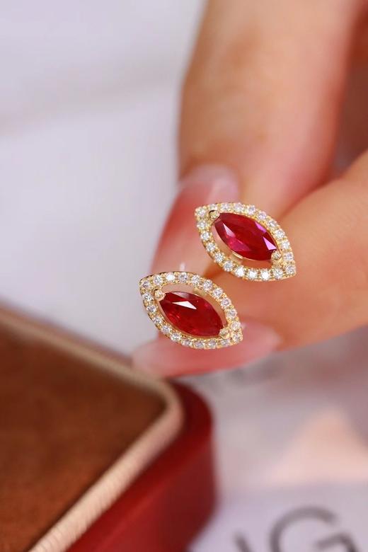 0.83ct 红宝石耳钉 商品图3