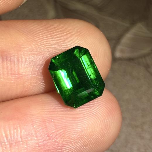 2.69ct 祖母绿裸石 商品图1