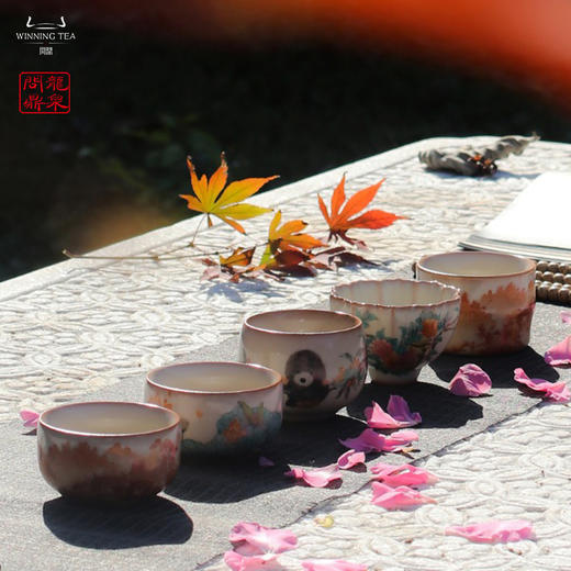 龙泉问鼎彩绘哥窑晴雪杯（欢悦祥瑞）集玉杯(莲年有余) 商品图2