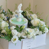 白玫瑰许愿池 （鲜花不一定能买到一样的，按色系搭配） 商品缩略图1